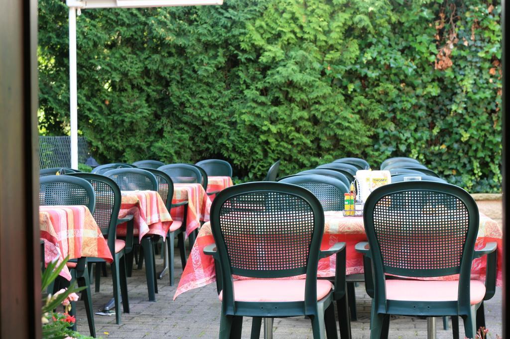 Gasthaus Zur Sonne Aesch  Exterior foto